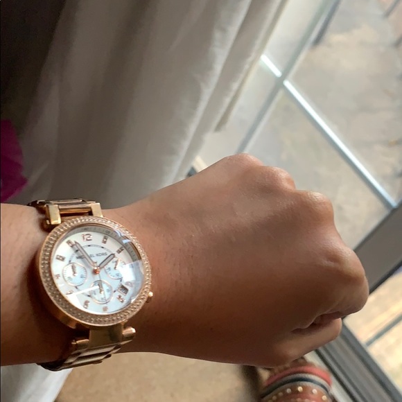 Michael Kors Rose gold watch with diamonds. - Picture 2 of 5